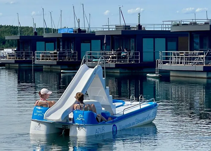 Botel Hausboot Bellini